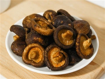 Skúmanie chutí vákuovo vyprážaných húb Shiitake